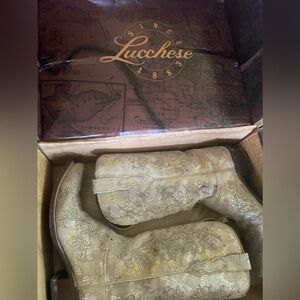 Lucchese Size 9 Women’s White Stone Python